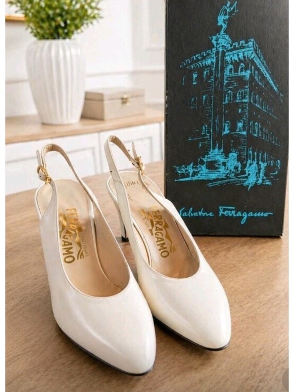 Salvatore Ferragamo Slingback Pumps 7 AAA Ivory Leather Pointed Toe Heels Italy